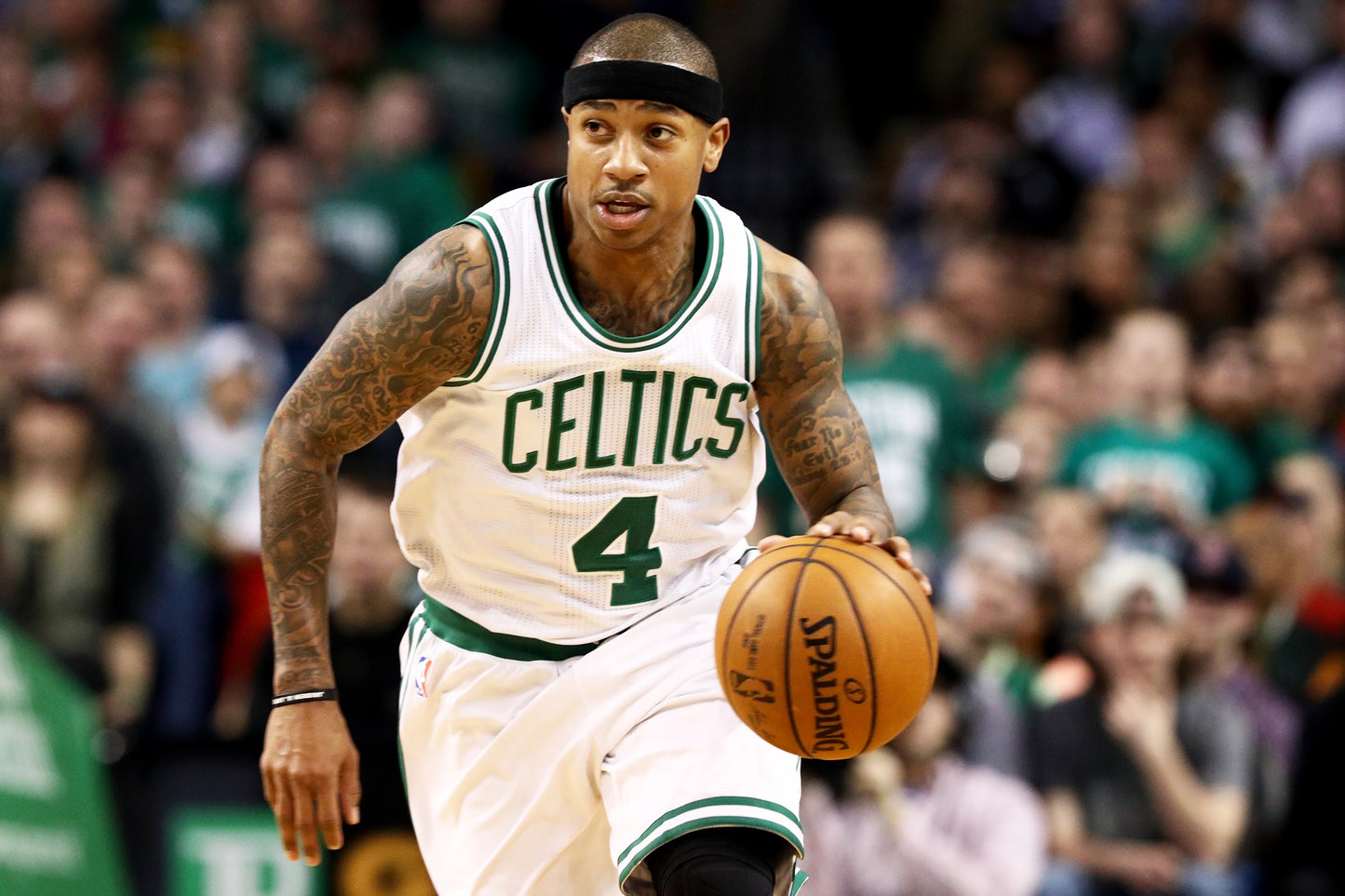 Isaiah Thomas unsigned 16x20 photo BOSTON CELTICS