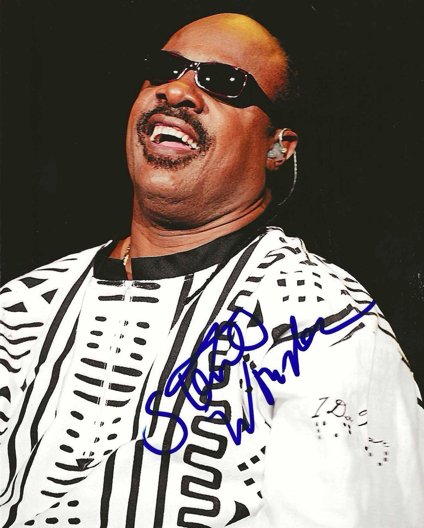 Stevie wonder Autographed Signed 8X10 Photo Elite Promotions & Graphz Authentication